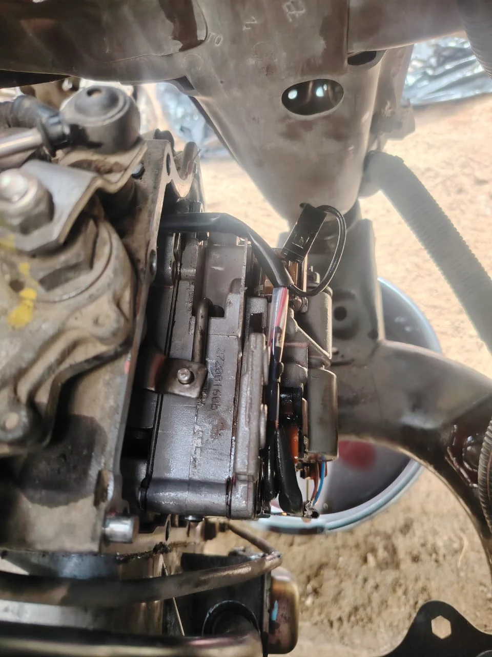 Caja automática Chevrolet Astra 2.0 durante reparación